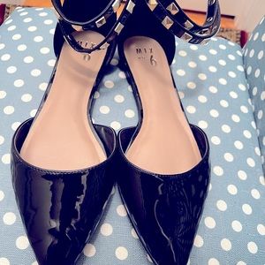 Pointy toe, Flat , black, ankle strap, patent leather shoe